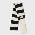 Écharpe en maille rayée noire et blanche avec patch rose et détails de bordure côtelée - Noir et Blanc
