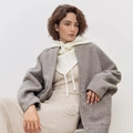 Sciarpa con cappuccio in maglia bianca e cardigan grigio in pile per l'inverno - Bianco Sporco