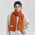 Sciarpa classica arancione in maglia da donna con etichetta in tessuto bianco in lana pregiata - Rosso Ruggine