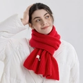 Écharpe rouge vif en maille côtelée au toucher cachemire avec étiquette tissée blanche - Rouge