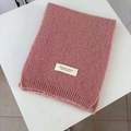 Sciarpa in maglia grossa rosa con trama mohair ed etichetta tessuta bianca - Pelle Incipriata