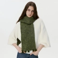 Écharpe tricotée en laine mélangée vert foncé avec franges et texture douce - Vert Haricot