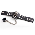 Punk Lederarmband mit silbernem Totenkopf und verknüpftem Fingerring Zubehör - Schwarz