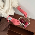 Korallenrosa Strickhandschuhe mit Schleifenband und Markenlabel für Herbst und Winter - Rosenrot
