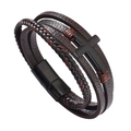 Bracciale multistrato in pelle da uomo con ciondolo a croce nera e chiusura magnetica - Marrone / 23CM