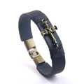 Retro Lederarmband in Schwarz mit bronzefarbenem Kreuzanhänger und Metallverschluss - Schwarzes Kreuz Stil (QNW2888-1)