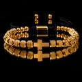 Bracciale da uomo con croce dorata, perle in acciaio e cordino nero regolabile - Croce Dorata