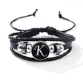 Bracelet multicouche en cuir noir punk avec perle lettre K et accents argentés - Lettre-K