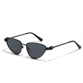 Occhiali da sole retrò cat-eye con montatura in metallo nero opaco e aste forate - Nero