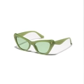 Retro Oversized Cat-Eye Sonnenbrille in Hellgrün mit goldenen Metallakzenten - Gedämpftes Grün