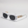 Gafas de sol polarizadas blancas cuadradas con detalle de cadena de metal dorado - Blanco Brillante Lente Gris