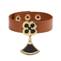 Bracciale in pelle marrone con ciondolo a ventaglio in smalto nero e strass lucidi - Cuoio
