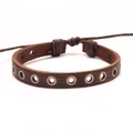 Bracciale retrò in pelle intrecciata marrone con occhielli in bronzo e cordino regolabile - Marrone