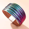 Gelaagde lederen armband met kleurverloop en zilveren magneetsluiting op beige - Gradiënt Veelkleurig