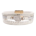 Bracciale multistrato in pelle PU bianca boho con strass e chiusura magnetica dorata - Stile Avvolgente Multistrato / Bianco