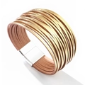 Chique meerlaagse leren armband met gouden metallic afwerking en magnetische sluiting - Goud