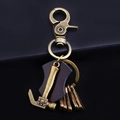 Portachiavi vintage a martello in bronzo con teschio e cuoio marrone su quattro anelli - Stile Martello Teschio (K0002) / Bronzo