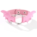 Roze PU-leren choker met zilveren metalen ring en glanzende vleermuisvleugels - Roze Armband