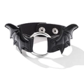 Gothic roze choker met zwarte vleermuisvleugels en een zilveren metalen ring - Zwarte Armband