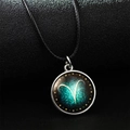 Collier signe Bélier lumineux avec cadre argenté et pendentif ciel étoilé en verre - Bélier