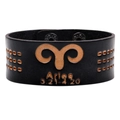 Schwarzes Lederarmband breit mit geprägtem Widder-Sternzeichen und Druckknopf - Widder