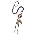 Bolo Tie rétro style Western américain avec chapeau de cowboy et pendentifs plumes - Bronze