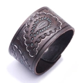 Brede donkerbruine lederen armband met paisley-patronen en turquoise accenten - Antiek Donkerbruin