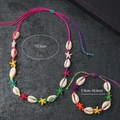 Set bohémien collana e bracciale di conchiglie con stelle colorate su sfondo nero - Collana E Bracciale (Collana)