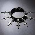 Collana choker punk gotico in pelle nera con sette croci in metallo argentato - Stile Bracciale