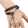 Zwarte gelaagde gevlochten leren armband met zilveren kruis en gegraveerd plaatje - Kreeftsluiting Stijl / Zwart