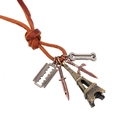 Collier punk en cuir vintage avec pendentifs Tour Eiffel et dague sur fond blanc - Bronze Antique