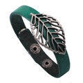 Vintage grünes Lederwickelarmband mit antiksilbernem Hohlblatt und Metall-Druckknopf - Grün
