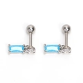 Détail de boucles d'oreilles carrées en saphir bleu avec fermoir à vis en inox - Argenté
