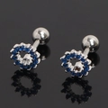 Détail de boucles d'oreilles anneaux en argent avec oxydes de zirconium bleus - Strass Bleu Foncé