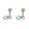 Détail de boucles d'oreilles cœur bleu avec zircon et fermoirs à vis en acier inoxydable - Argenté