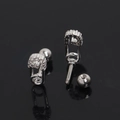 Détails de boucles d'oreilles épingle de sûreté argentées avec zircone et fermoir boule - Strass Blanc (Seule Pièce Sans Complément)
