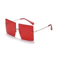 Gafas de sol cuadradas sin montura con lentes rojas y patillas de metal dorado - Rojo