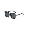 Lunettes de soleil carrées oversize noires avec détails dorés et verres gris foncé chic - Monture Noire Verres Gris