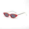 Occhiali da sole cat eye retrò con montatura rossa e stanghette in metallo oro - Montatura Rossa Lenti Grigie