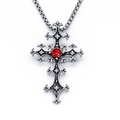 Collana in acciaio inossidabile gotico con pendente a croce e gemma rossa unisex - Argento