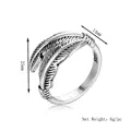 Vintage silver feather ring with detailed texture measuring 25mm high and 14mm wide - Silver