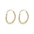 Primer plano de pendientes de aro dorados con textura de panal tallado en diamante - Dorado 11mm (Pieza Única)