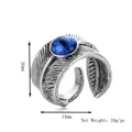 Punk Vintage Federring für Herren mit blauem Stein und Maßen in der Detailansicht - Feder-Textur Offener Stil (Ring-52) / Silber (Blauer Katzenaugenstein)