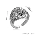Anello aperto testa di aquila stile punk con dettagli piume e finitura in argento - Argento