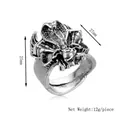 Retro gothic king cobra snake ring in vintage alloy with detailed embossed snake head style - Silver