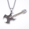Collar con colgante de guitarra en acero inoxidable con cristales incrustados - Plateado
