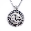 Vintage zilveren Yin Yang vis hanger ketting met box ketting op witte achtergrond - Zilver