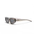 Occhiali da sole cat-eye retrò con montatura grigia trasparente e freccia argento - Grigio Distressed
