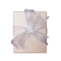 Boîte à bijoux rectangulaire champagne texturée avec un nœud en organza violet clair - Sans Logo
