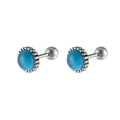 Dettaglio di orecchini a lobo turchese con bordi perlati argento e chiusura a vite sicura - Stile Blu Chiaro (Solo Pezzo Singolo) / Azzurro